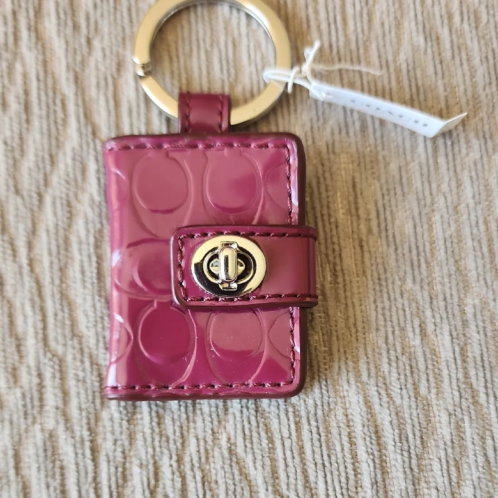 Coach Glossy Patent Cardholder Keyring - Raspberry Vintage 2000's New With Tag - Picture 1 of 8